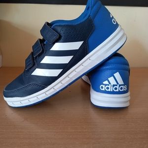 Adidas shoe. Size 3UK